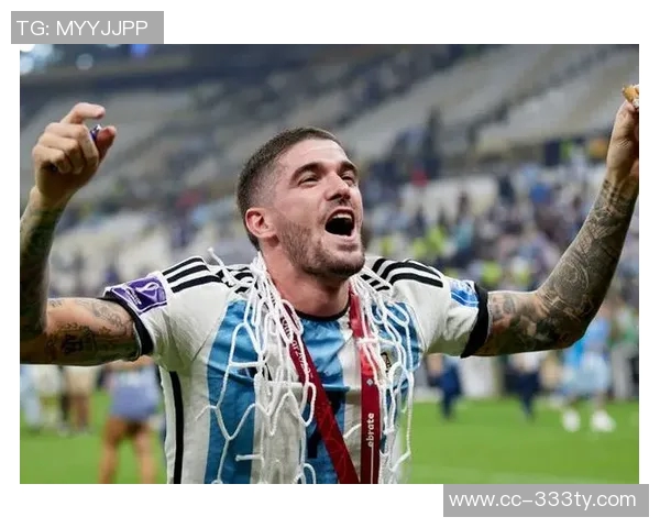 德保罗晒世界杯夺冠三周年纪念照身披球网叼雪茄感慨一切都值得 德保罗晒世界杯夺冠三周年纪念照身披球网叼雪茄感慨一切都值得